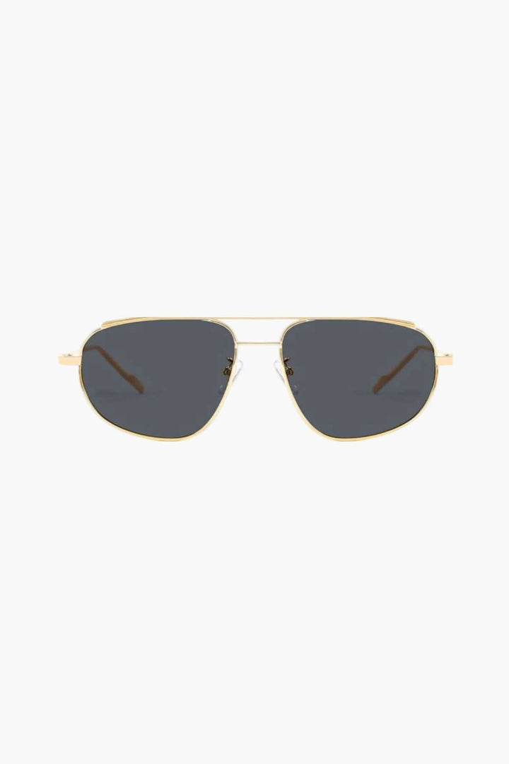Elliette | แว่นกันแดดที่มีสไตล์