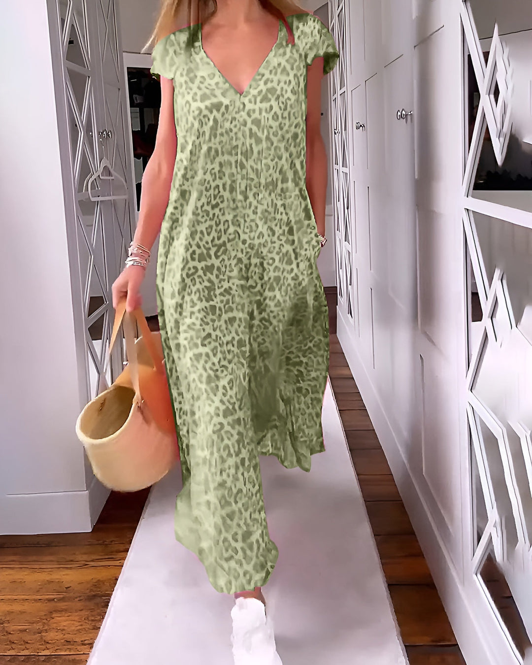 Weronika™ | เดรสยาวลายและแขนสั้น